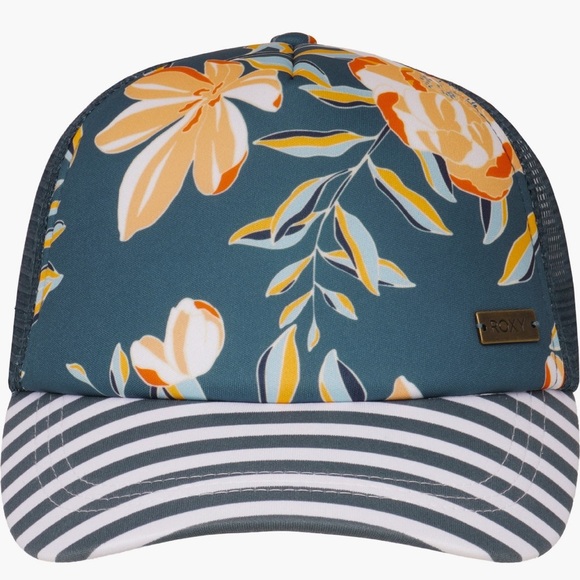 Roxy water come down at trucker - Picture 2 of 5